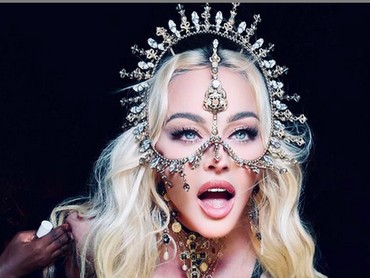 Madonna Tuai Hujatan Usai Tiru Gaya Marilyn Monroe Sebelum Meninggal