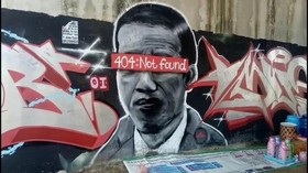 Polres Tuban Tak Tahan Penjual Baju 'Jokowi 404: Not Found'