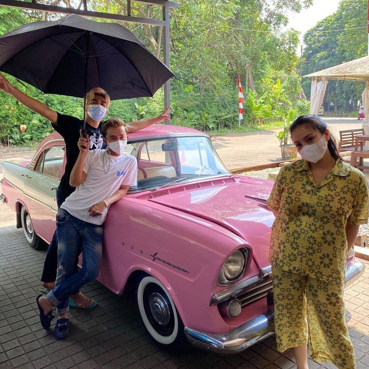 <p><em>Baby bump</em> di tubuh Nagita tampak semakin terlihat seiring dengan bertambahnya usia kandungan. Meski begitu, wanita 33 itu tetap semangat beraktivitas. (Foto: Instagram @raffinagita1717)</p>
