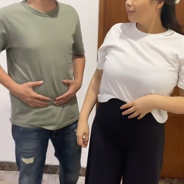<p>Hamil besar tak membuat penampilan Nagita kehilangan pesonanya. Ia tetap tampil cantik meski memakai busana santai. (Foto: Instagram @raffinagita1717)</p>