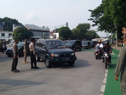 Ganjil Genap Jalan Sudirman, Mobil Pelat RFS Ganjil Diputar Balik