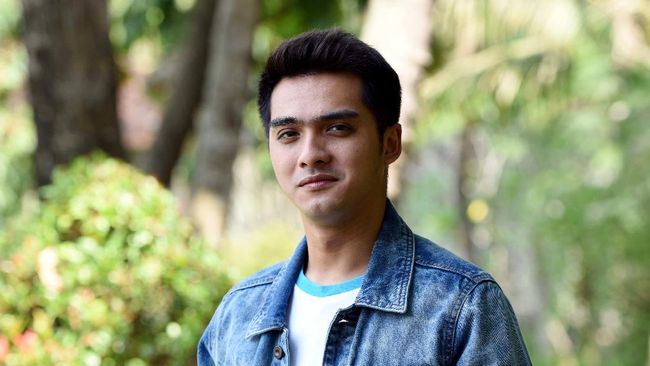 Ricky Harun kaget ketika tawaran jadi komisaris PT HK Metals Utama Tbk (HKMU) datang kepadanya.