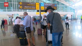VIDEO: Ratusan Warga Negara Australia Tinggalkan Bali