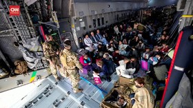 VIDEO: Pengungsi Afghanistan Tiba Sejumlah Negara di Eropa