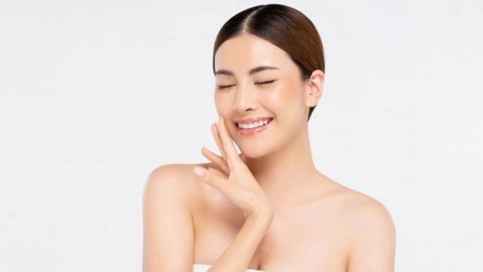 Masih Eksis & Mulai dari Rp6 Ribuan, 5 Skincare 'Jadul' Ini Bikin Kulit Mulus Bercahaya Masih Eksis & Mulai dari Rp6 Ribuan, 5 Skincare 'Jadul' Ini Bikin Kulit Mulus Bercahaya