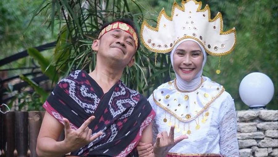 Zaskia Adya Mecca Bikin Mini Karnaval dan Panjat Pinang Zaskia Adya Mecca Bikin Mini Karnaval dan Panjat Pinang