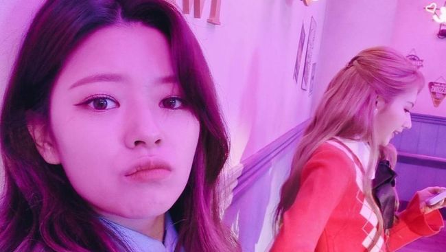 Ini jadi hiatus kedua bagi Jeongyeon dari TWICE. Oktober lalu sang idol rehat, juga karena alasan kesehatan mental.