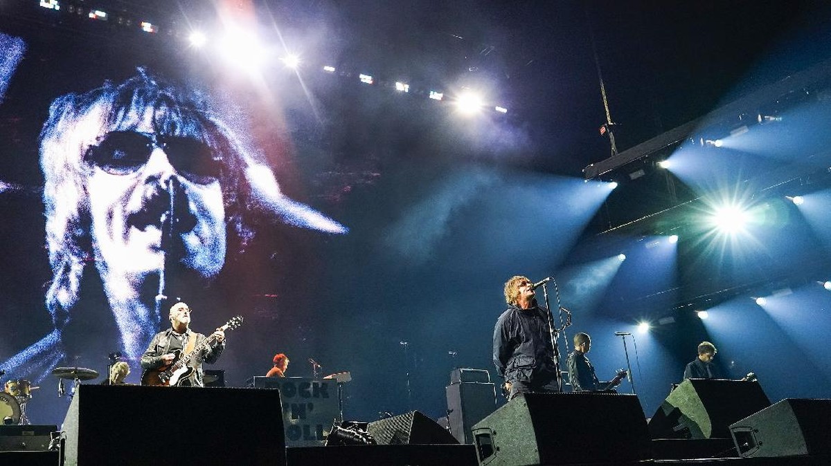 FOTO: Konser Liam Gallagher Hadiah bagi Nakes Inggris