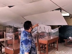Garis Polisi Dipasang di Area SD Sukabumi yang Ambruk