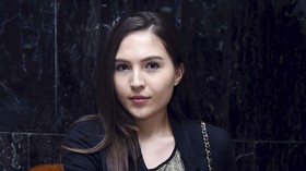Mahasiswa Akan Polisikan Olivia Jensen soal Lempar Bendera