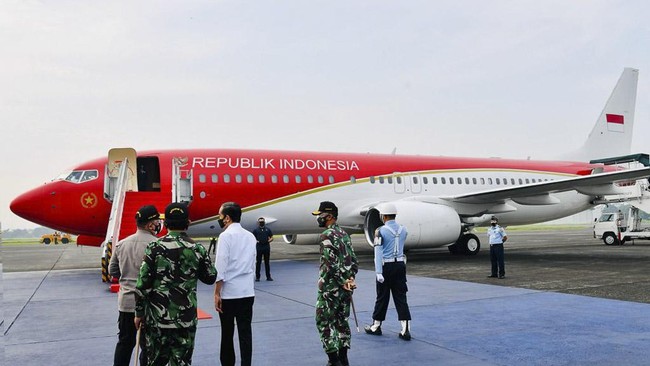 Presiden Joko Widodo (Jokowi) siap mendarat perdana di Bandara Ibu Kota Nusantara (IKN), Kalimantan Timur, siang ini.