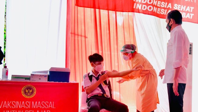 Kadinkes menerangkan dalam kunker di Lampung, Presiden Jokowi dijadwalkan meninjau vaksinasi di Poltekkes Lampung, SMAN 2 Bandarlampung, dan SMP Gedong Tataan