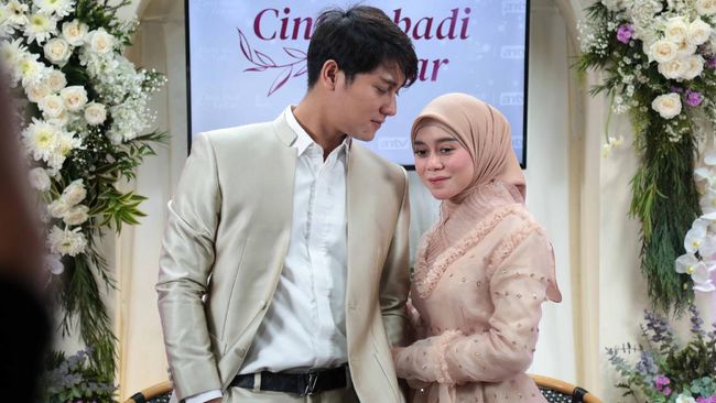 Unggahan lawas Rizky Billar yang menyatakan "kebahagiaan istri adalah segalanya" dikritik netizen setelah ia dilaporkan melakukan KDRT ke Lesti Kejora.