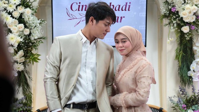 Penyanyi Lesti Kejora melaporkan suaminya, Rizky Billar atas kasus dugaan kekerasan dalam rumah tangga (KDRT) pada Rabu (28/9).