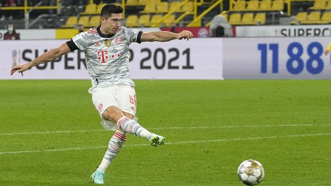 Robert Lewandowski menginginkan tantangan baru dalam kariernya. Berikut tiga klub yang mungkin jadi tujuan Lewandowski.