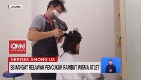 VIDEO: Semangat Relawan Pencukur Rambut Wisma Atlet