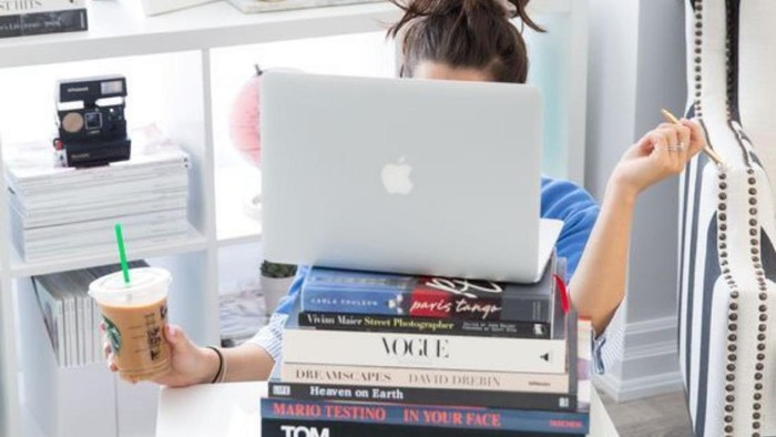 PPKM Diperpanjang Lagi, Ini 5 Barang yang Kamu Butuhkan Agar Kerja dari Rumah Tetap Nyaman