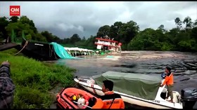 VIDEO: Detik-Detik Kapal Pupuk Tenggelam Muncul Di Permukaan