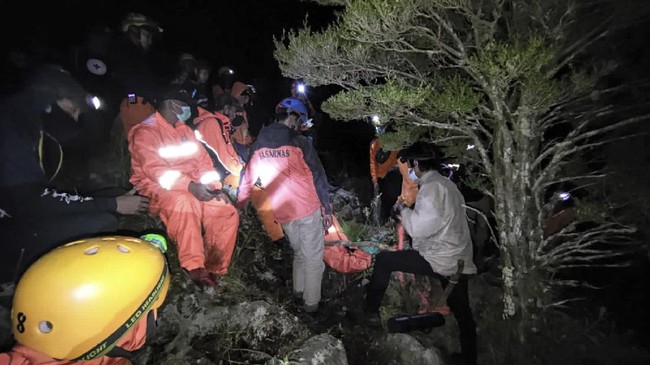 Pendaki yang tewas usai mengibarkan bendera merah putih di Gunung Bawkaraeng bertambah menjadi tiga orang.