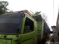 Polisi Akan Cari dan Tindak Pemilik Truk Terbengkalai-Tumbuh Pohon Pisang