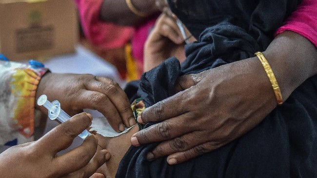 Pemerintah daerah diminta aktif untuk berkoordinasi dengan pemerintah pusat baik agar bisa sinergis dalam melakukan penanganan COVID-19.