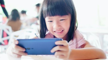 DAMPAK PSIKOLOGIS ANAK KECANDUAN GADGET