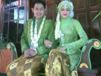 Sebelum Kaya Raya, Pasangan Crazy Rich Malang Nikah Sederhana di Teras Rumah