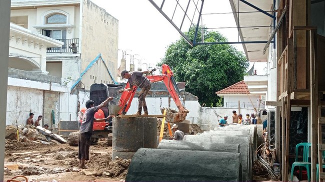 Rumah dinas Ketua DPRD Sumbar akan dibangun tiga lantai, dilengkapi tempat fitness, ruang rapat, ruang tamu dan kamar tamu, serta selter untuk evakuasi gempa.