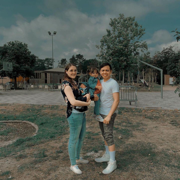 <p>Tak hanya menampilkan kemesraan berdua, Liz dan El juga sering memperlihatkan aktivitas mereka ketika mengasuh Leina dan Lars. (Foto: instagram @liz.belgia)</p>