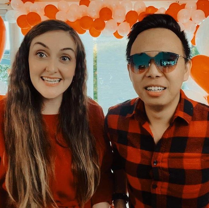 <p>Baru-baru ini mereka turut merayakan Hari Kemerdekaan RI pada 17 Agustus, Bunda. Mereka kompak tampil mengenakan baju merah dan berpose di ruangan yang sudah didekorasi. (Foto: instagram @liz.belgia)</p>