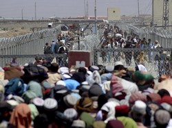 Desak-desakan Berujung Maut di Perbatasan Afghanistan-Pakistan