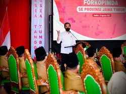 Jokowi Instruksikan Seluruh Kepala Daerah di Jatim Percepat Vaksinasi!