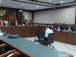 Kivlan Zen Dituntut 7 Bulan Bui di Kasus Kepemilikan Senpi Ilegal