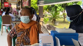 VIDEO: Warga Kabupaten Deli Sedang Disuntikan Vaksin Moderna