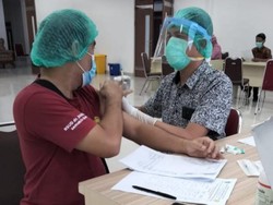 2.178 Nakes Lamongan Divaksinasi Tahap Ketiga