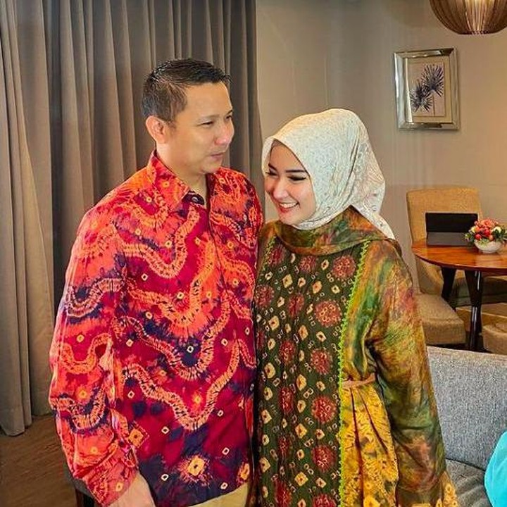 <p>Bagi penonton setia FTV pasti enggak asing dengan sosok Winda Khair. Artis yang sudah bintangi puluhan judul FTV ini sekarang fokus menjalankan perannya sebagai istri dan bunda. (Foto: Instagram @windakhair)</p>