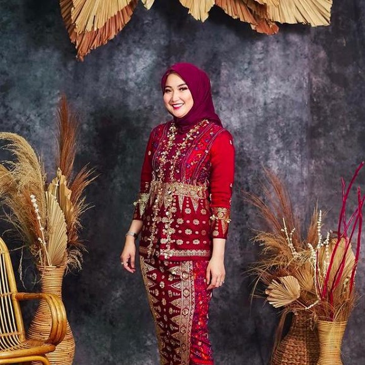 <p>Sudah lama tak tampil di FTV, Winda Khair kini mengenakan hijab. Sudah lebih dari setahun, tepatnya sejak Mei 2020, ia memutuskan untuk berhijab. (Foto: Instagram @windakhair)</p>