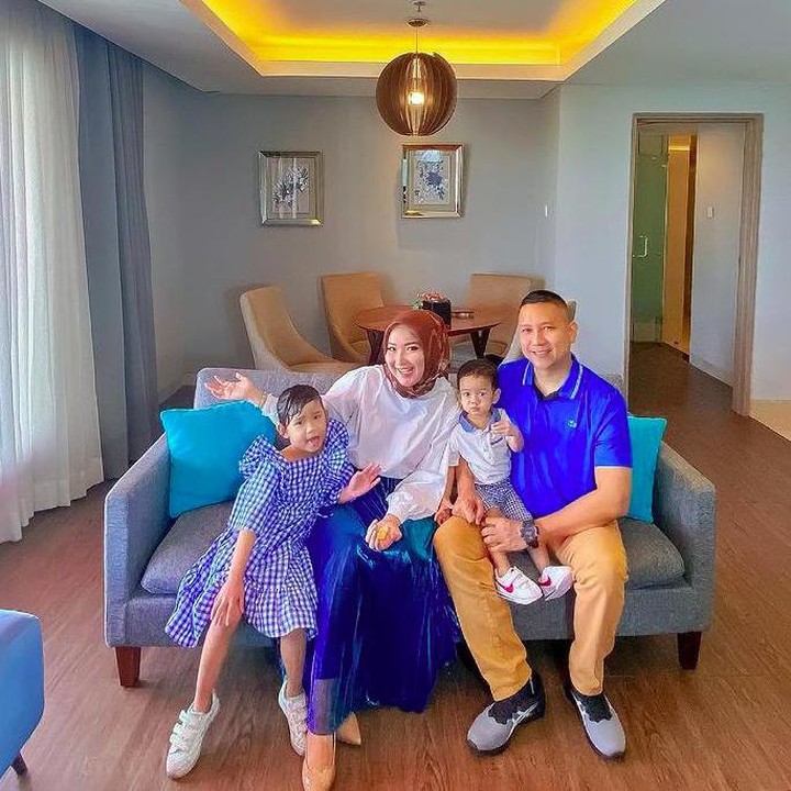 <p>Meski menjadi ibu rumah tangga, Winda Khair juga mendapatkan penghasilan dari <em>endorsement</em> melalui akun media sosialnya di Instagram. (Foto: Instagram @windakhair)</p>