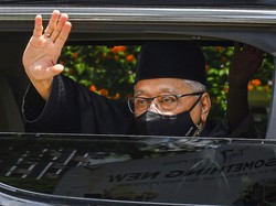 Mahathir Mohammad Kembali Dilarikan ke RS Jantung!