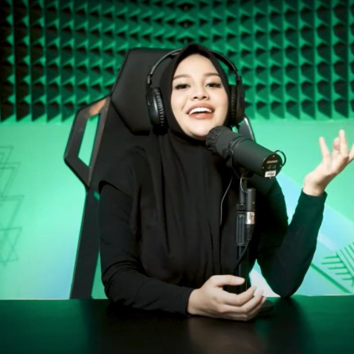 <p> Bisa dilihat, kecantikan Aurel terlihat makin bertambah ya, Bunda.  (Foto: YouTube Atta Halilintar)</p>