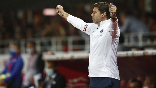 Pelatih Mauricio Pochettino mengubah rencana untuk Lionel Messi jelang debut bersama PSG melawan Reims di Liga Prancis.