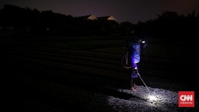 FOTO: Menanam Harap pada Sayur-Mayur di Hutan Beton Jakarta