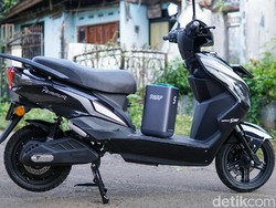 Pilihan dan Harga Motor Listrik di Indonesia, BBM Naik Enggak Masalah