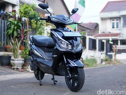 Daftar Harga 13 Motor Listrik Penerima Subsidi Rp 7 Juta