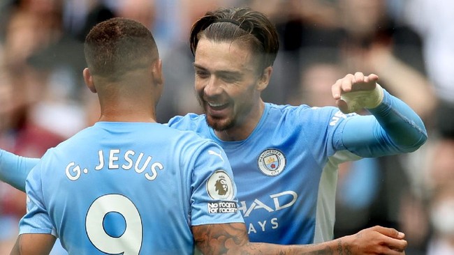 Manchester City menang telak 5-0 atas Norwich City pada laga pekan kedua Liga Inggris di Stadion Etihad, Sabtu (21/8).