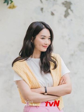 Tak Hanya Shin Min-Ah, Deretan Aktris Korea Ini Juga Punya Lesung Pipi, Pesonanya Bukan Main!