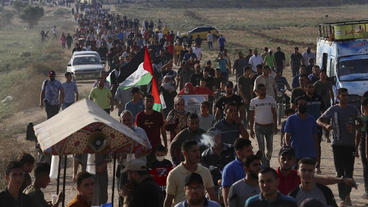 FOTO: Israel Tembaki Demonstran Palestina di Gaza