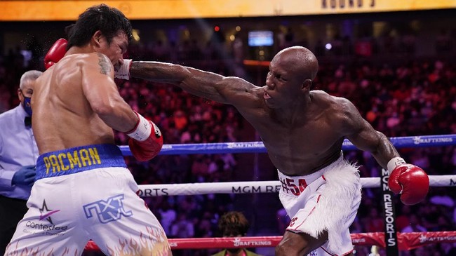 Yordenis Ugas hanya membutuhkan dua pekan berlatih untuk membungkam nama besar Manny Pacquiao dalam duel perebutan sabuk juara WBA super.