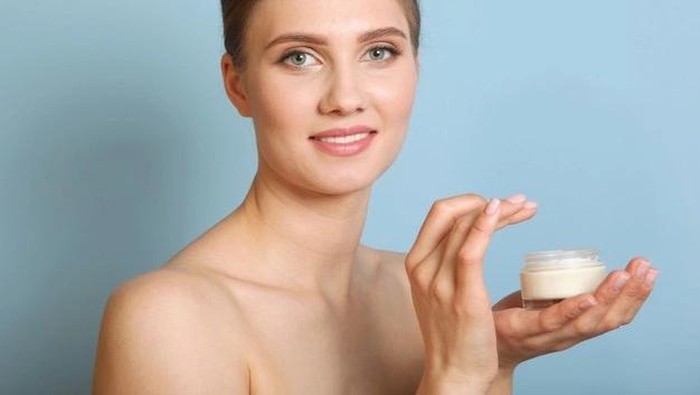 6 Cara Merawat Kulit Agar Tetap Sehat di Usia 40-an