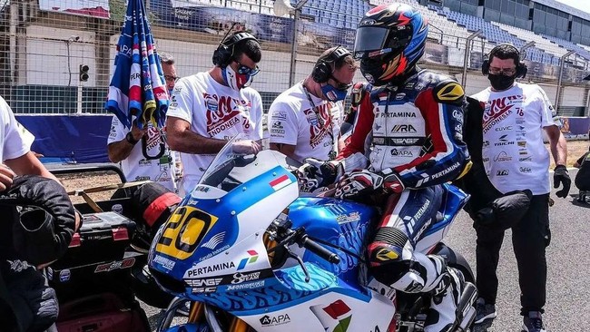 Pembalap Pertamina Mandalika Racing Team, Dimas Ekky Pratama diberi target untuk bisa meraih podium di seri terakhir CEV Moto2 2021
